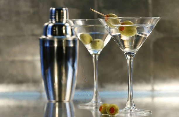 Martini một trong những loại cocktail cổ điển và nổi tiếng nhất thế giới