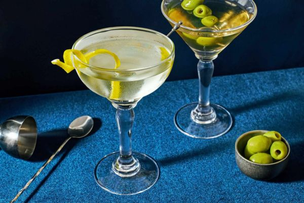 Dry Martini Với Hải Sản Tươi Sống Nghệ Thuật Kết Hợp Đỉnh Cao