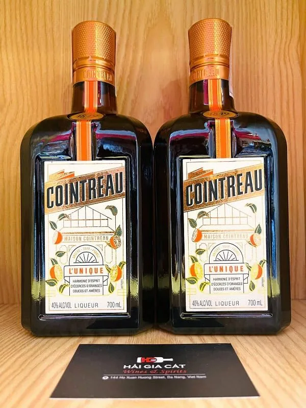 Chai Cointreau L’Unique rượu mùi cam trên trang sản phẩm Rượu Pha Chế AZ