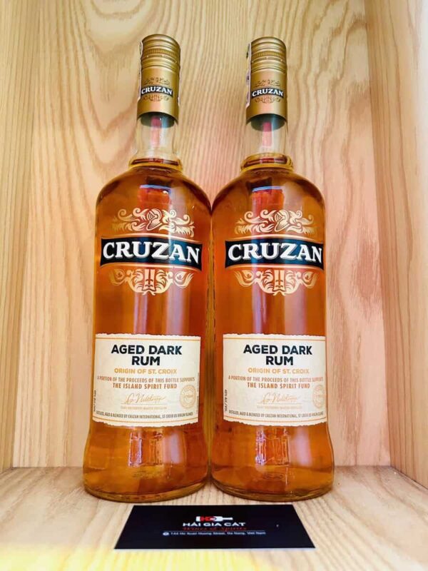 Rượu Cruzan Aged Dark Rum
