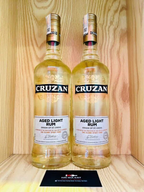 Rượu Cruzan Aged Light Rum